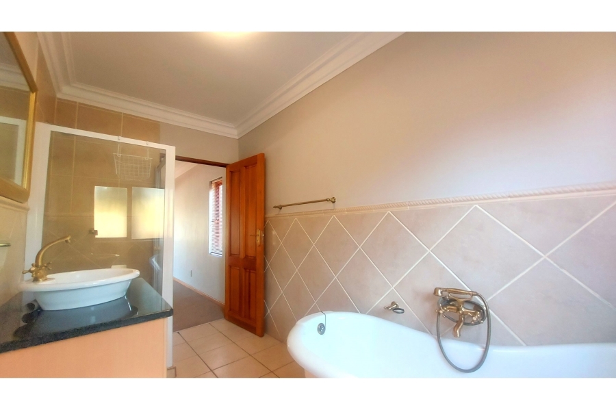 3 Bedroom Property for Sale in Kosmos Ridge North West
